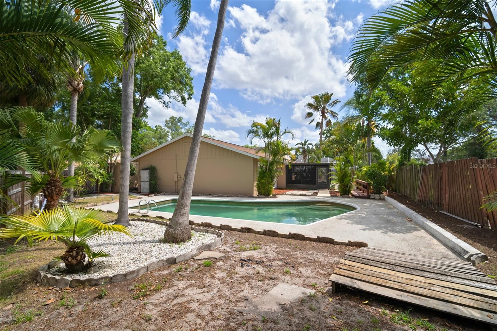 7020 OAKVIEW CIR, TAMPA, FL, 33634