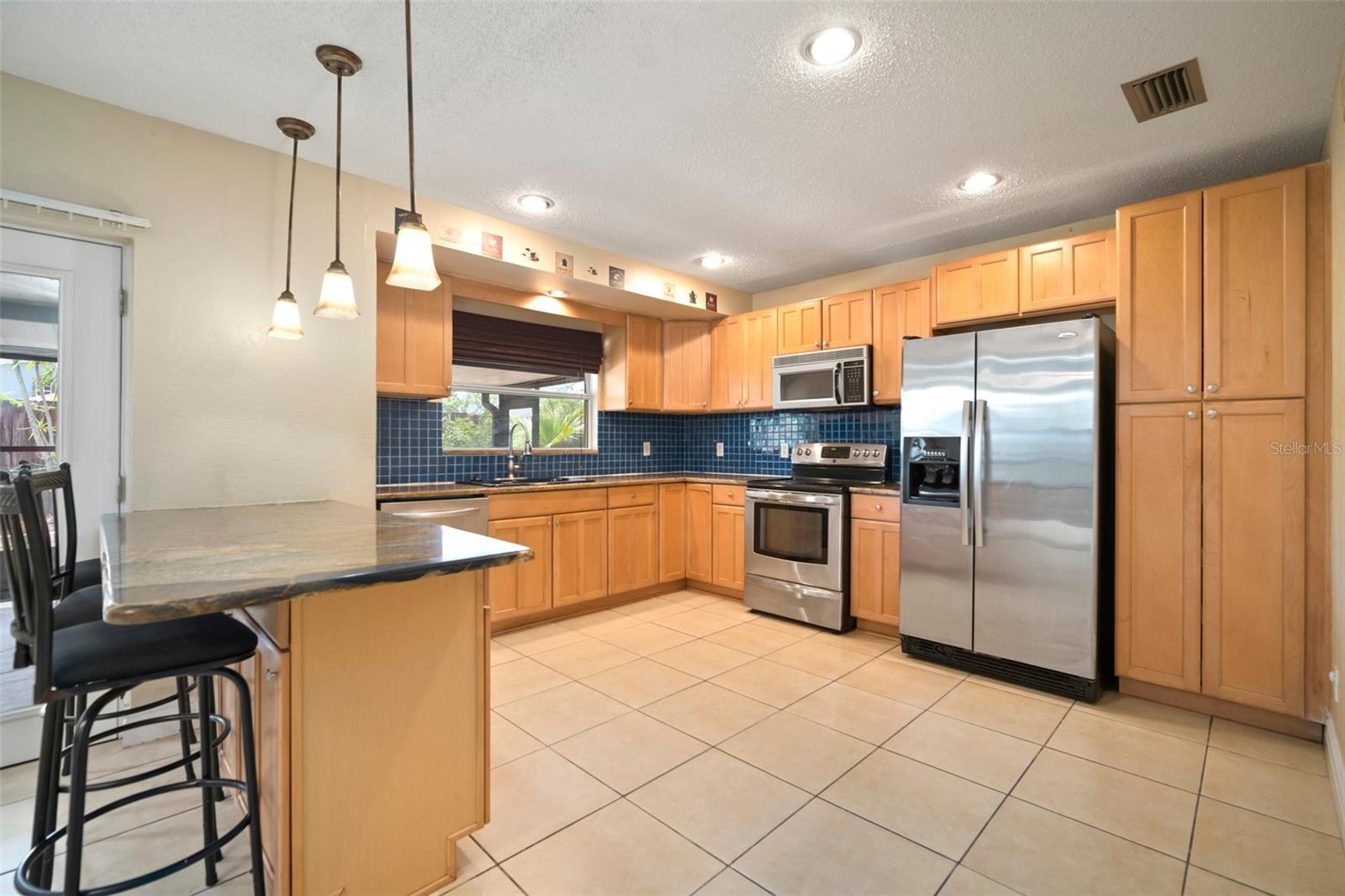 7020 OAKVIEW CIR, TAMPA, FL, 33634
