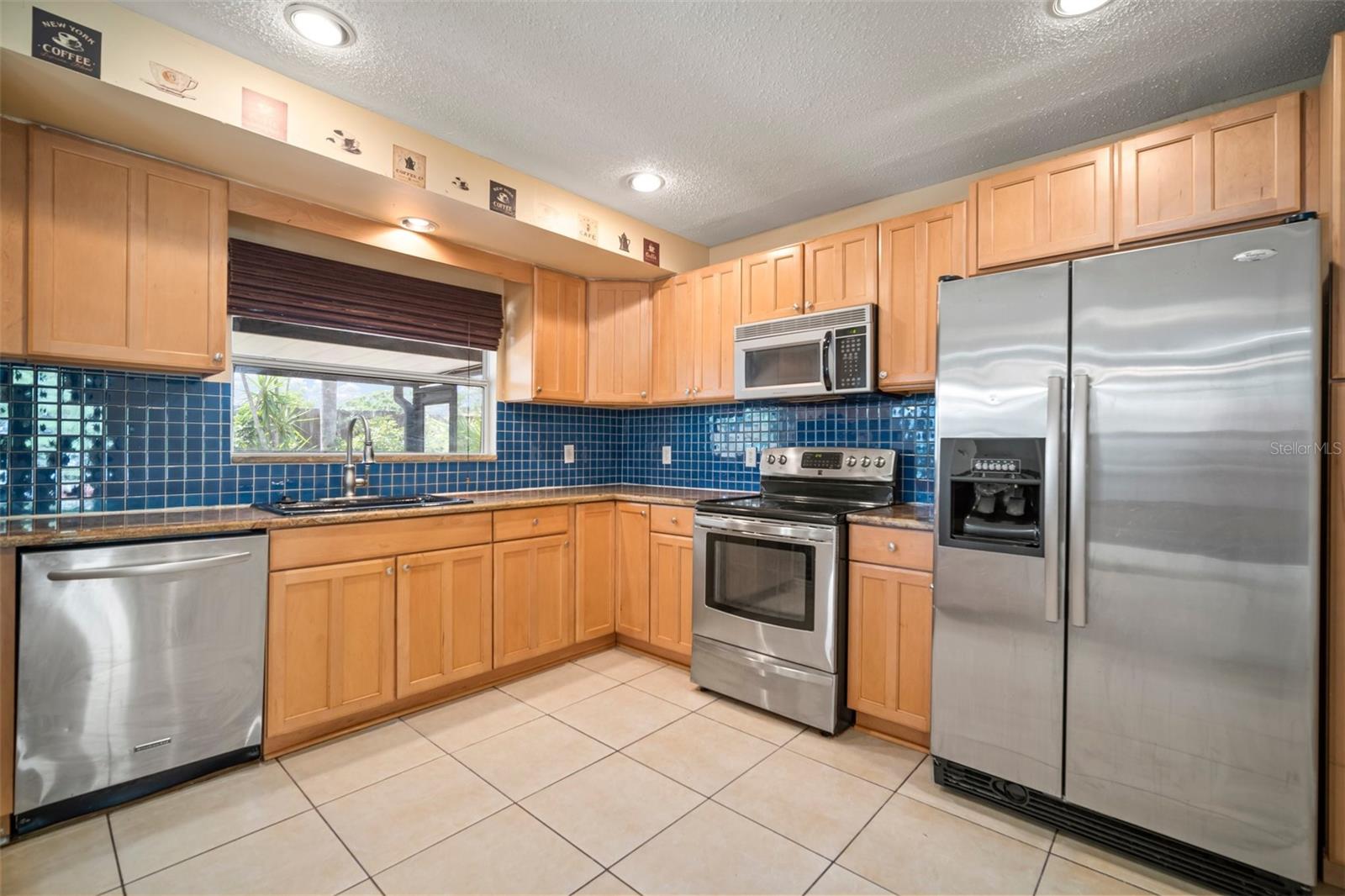7020 OAKVIEW CIR, TAMPA, FL, 33634