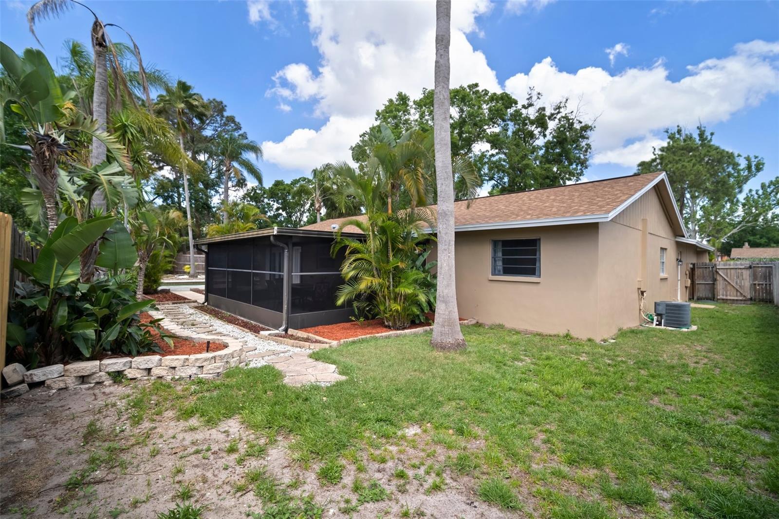 7020 OAKVIEW CIR, TAMPA, FL, 33634