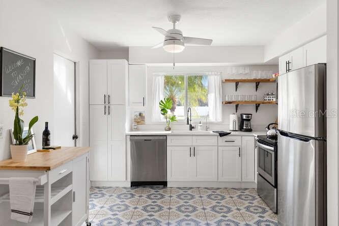 6442 COLONIAL DR, SARASOTA, FL, 34231