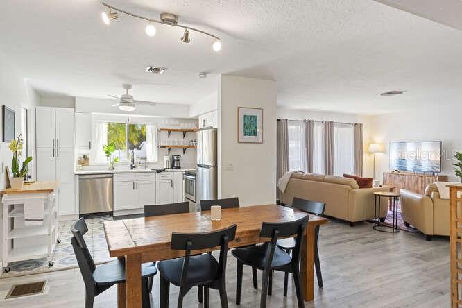 6442 COLONIAL DR, SARASOTA, FL, 34231