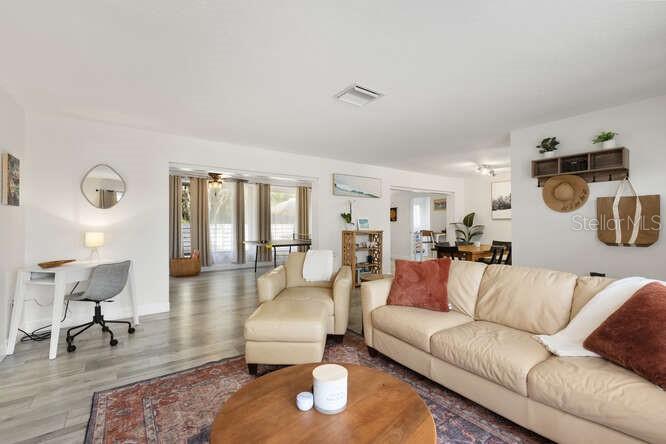 6442 COLONIAL DR, SARASOTA, FL, 34231