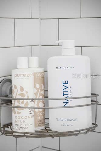 6442 COLONIAL DR, SARASOTA, FL, 34231