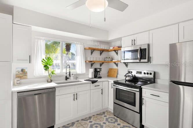 6442 COLONIAL DR, SARASOTA, FL, 34231