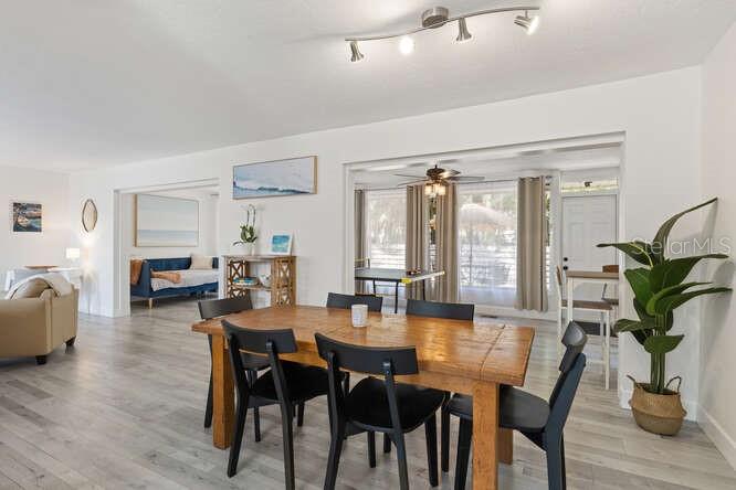 6442 COLONIAL DR, SARASOTA, FL, 34231