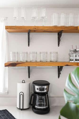 6442 COLONIAL DR, SARASOTA, FL, 34231