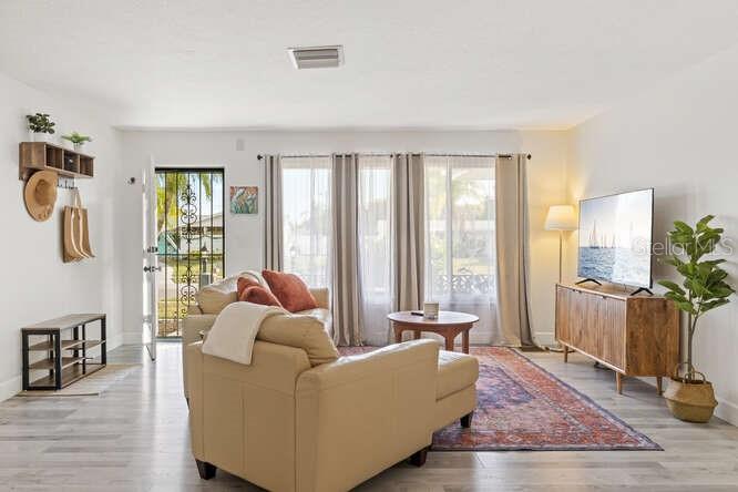 6442 COLONIAL DR, SARASOTA, FL, 34231