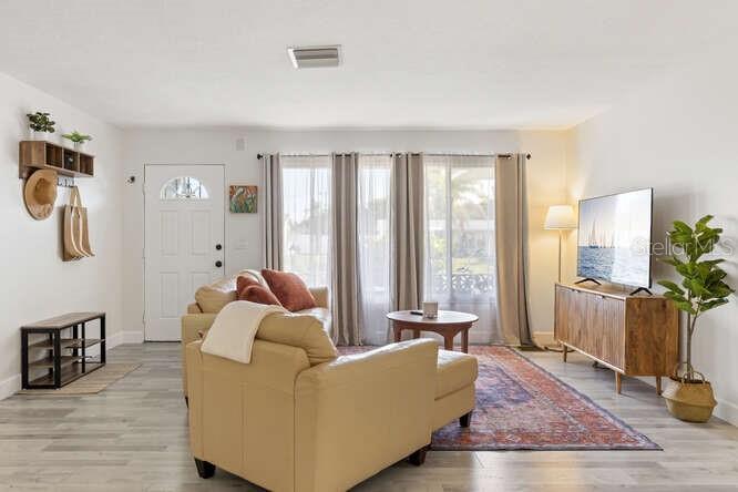 6442 COLONIAL DR, SARASOTA, FL, 34231