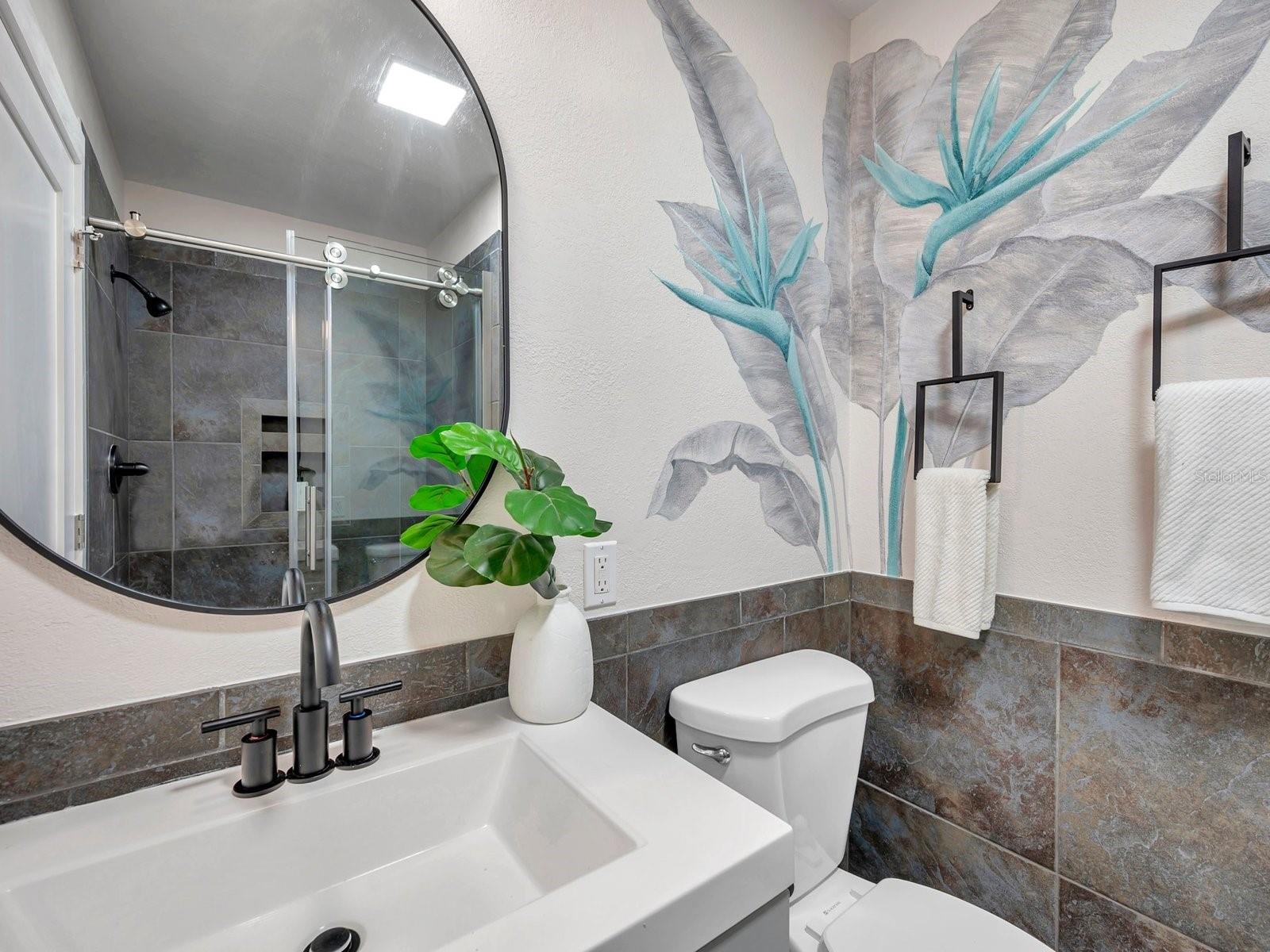 400 38TH AVE NE, ST PETERSBURG, FL, 33703