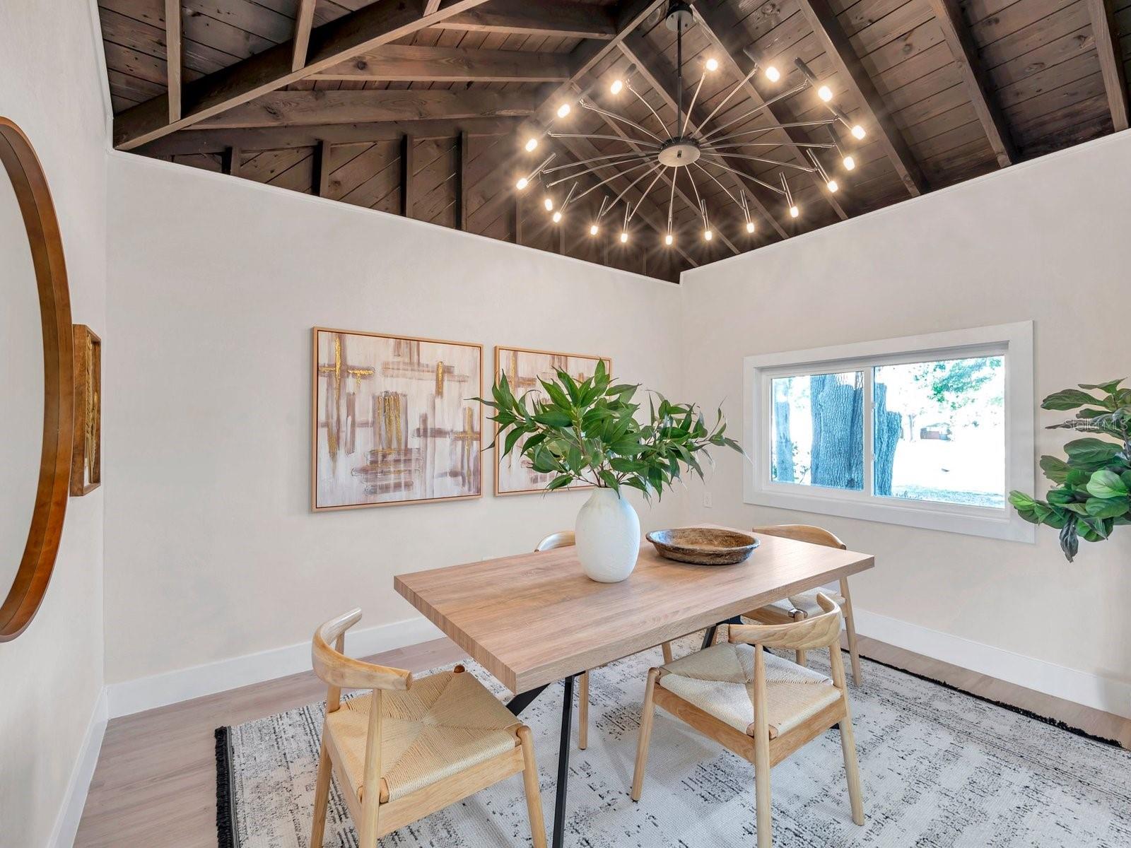 400 38TH AVE NE, ST PETERSBURG, FL, 33703