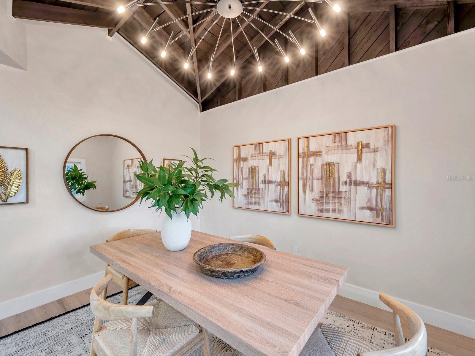 400 38TH AVE NE, ST PETERSBURG, FL, 33703