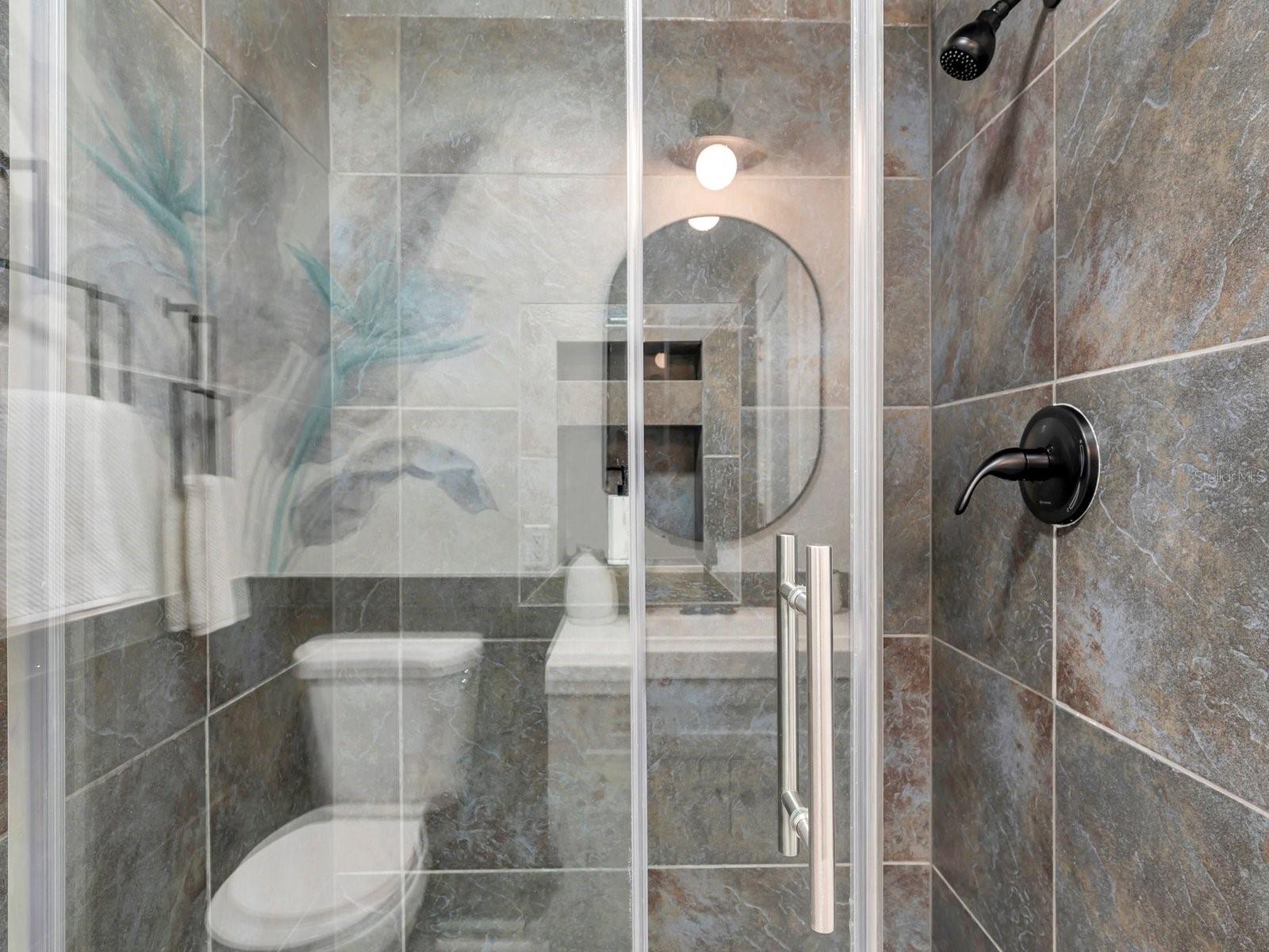 400 38TH AVE NE, ST PETERSBURG, FL, 33703