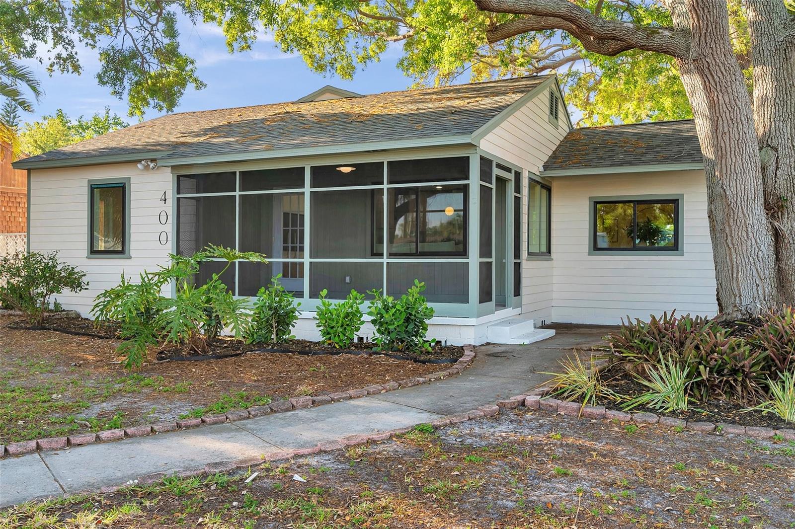 400 38TH AVE NE, ST PETERSBURG, FL, 33703