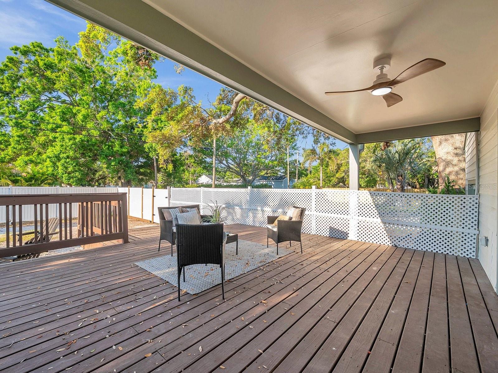 400 38TH AVE NE, ST PETERSBURG, FL, 33703