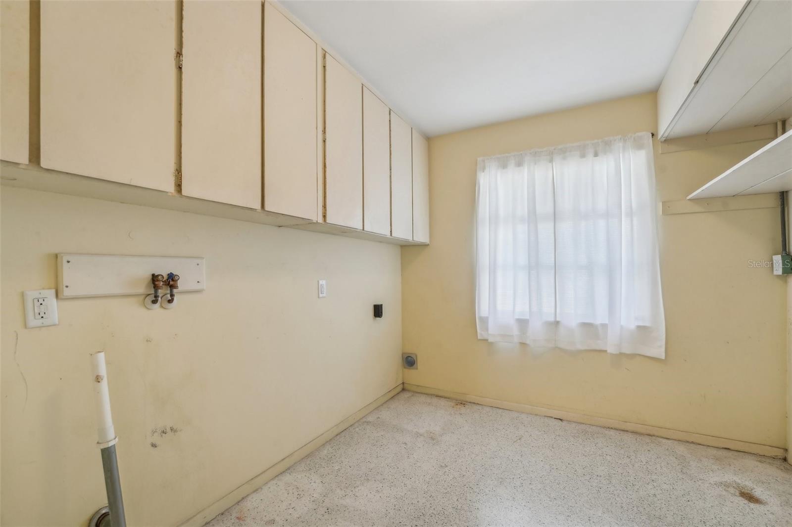 1709 N PEBBLE BEACH BLVD, SUN CITY CENTER, FL, 33573
