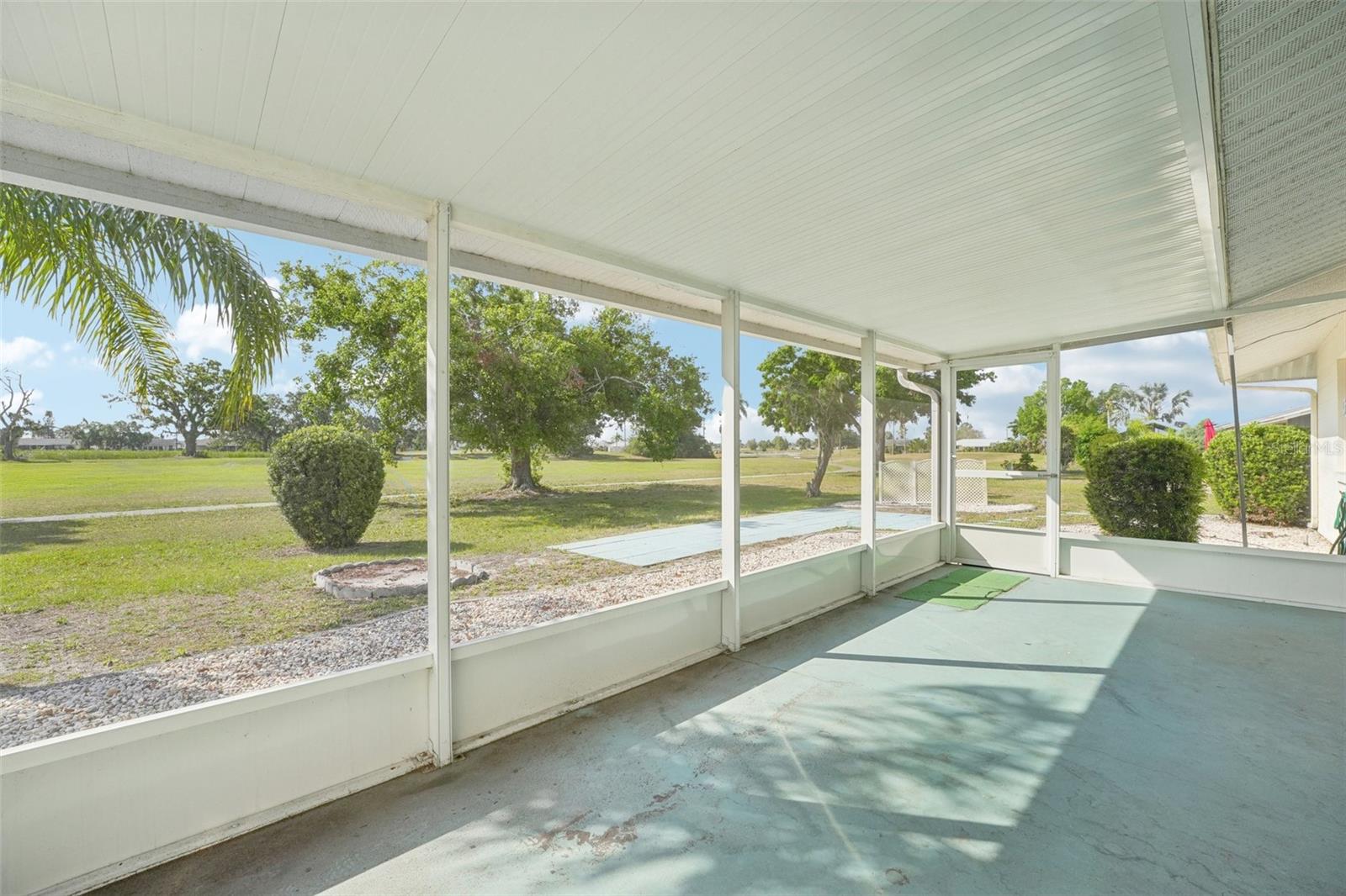 1709 N PEBBLE BEACH BLVD, SUN CITY CENTER, FL, 33573