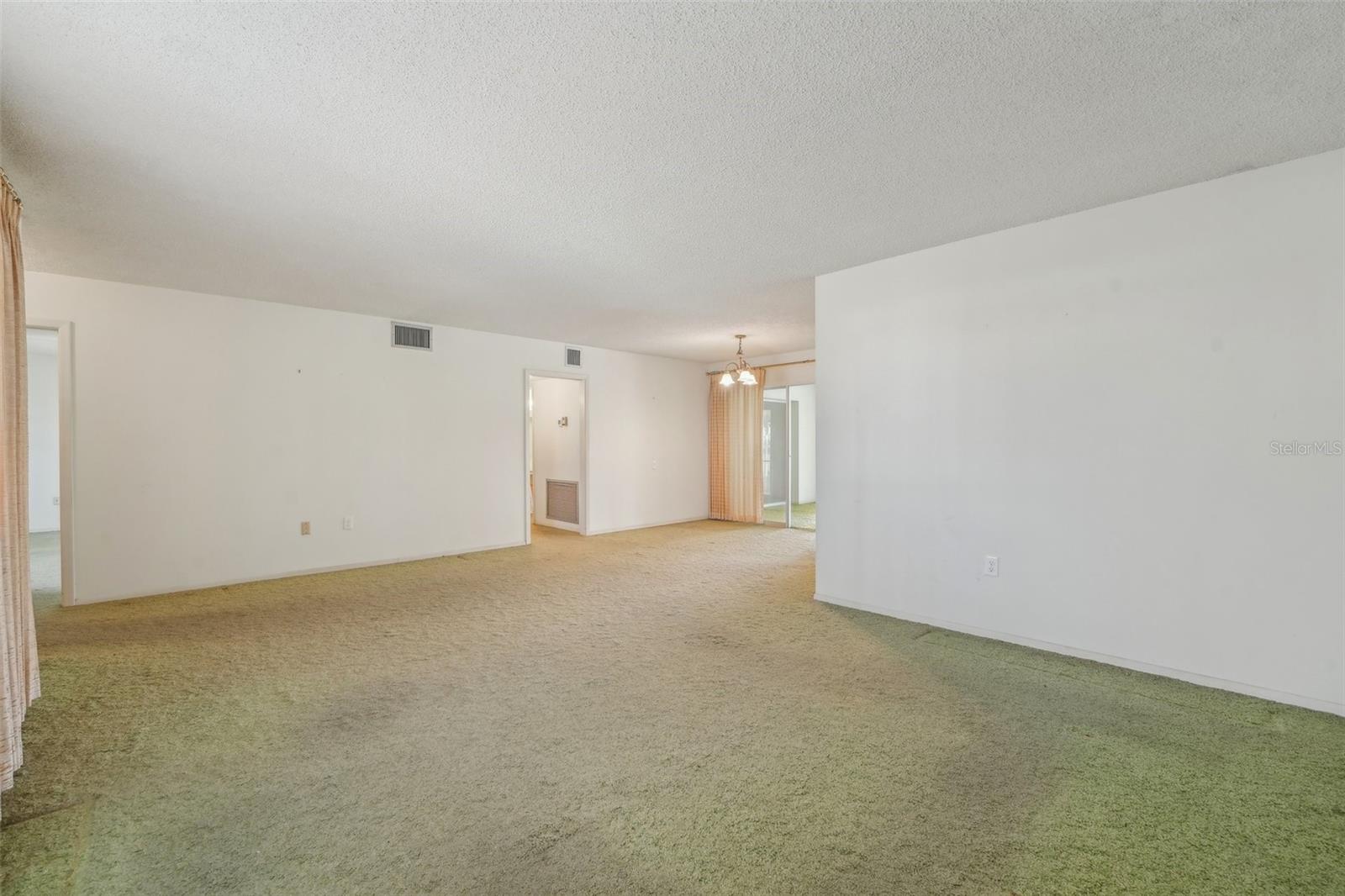 1709 N PEBBLE BEACH BLVD, SUN CITY CENTER, FL, 33573