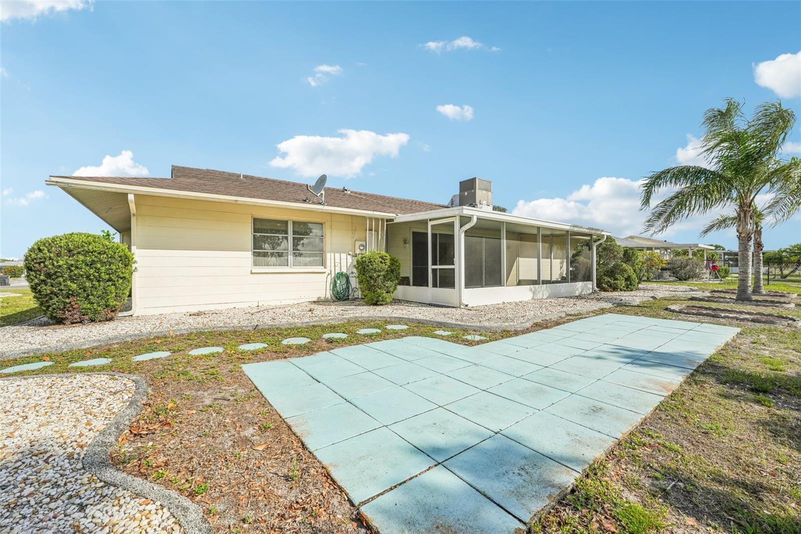 1709 N PEBBLE BEACH BLVD, SUN CITY CENTER, FL, 33573