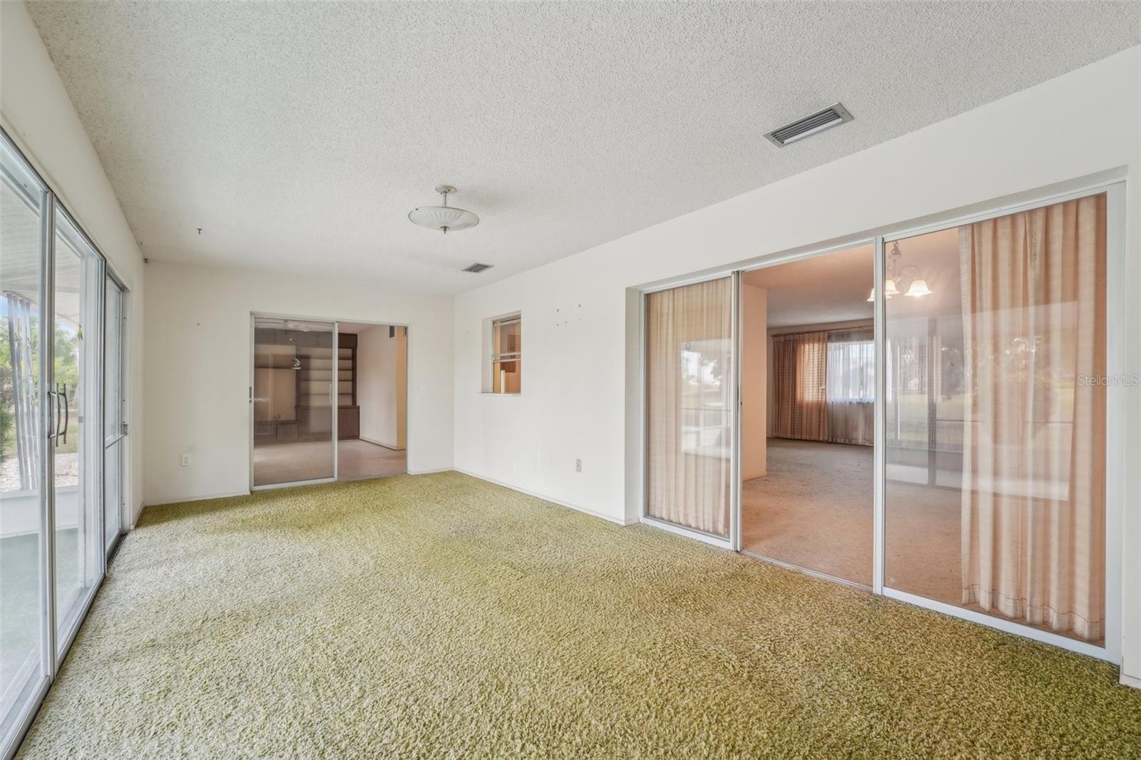 1709 N PEBBLE BEACH BLVD, SUN CITY CENTER, FL, 33573