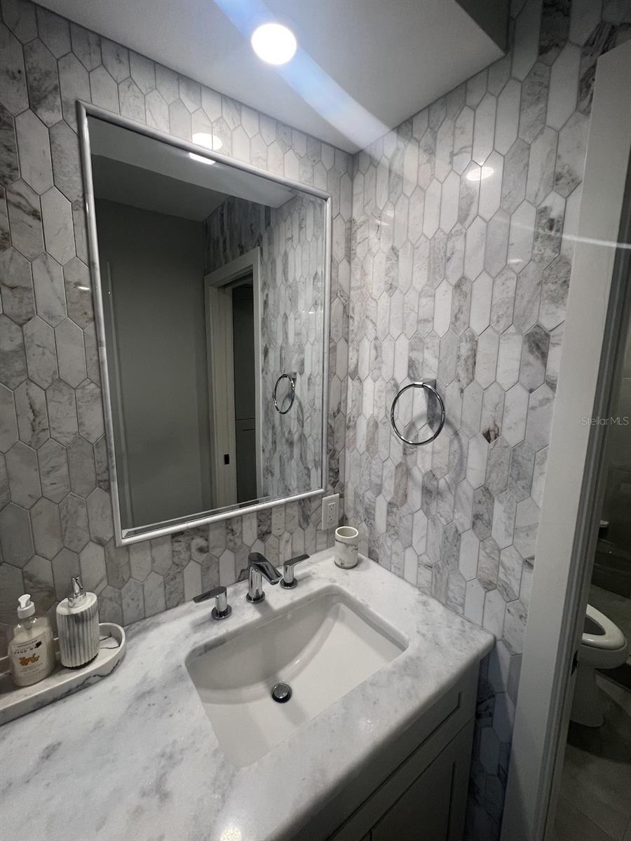 5770 MIDNIGHT PASS RD #405, SARASOTA, FL, 34242