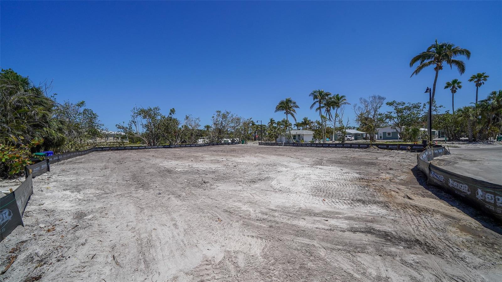 SLEEPY LAGOON, LONGBOAT KEY, FL, 34228