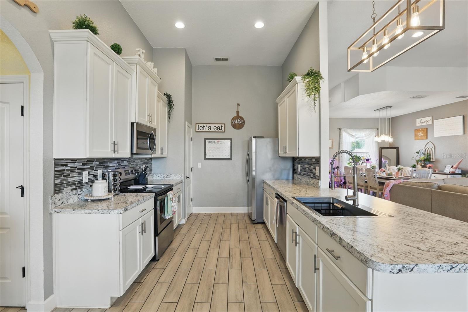 106 DINNER LAKE AVE, LAKE WALES, FL, 33859