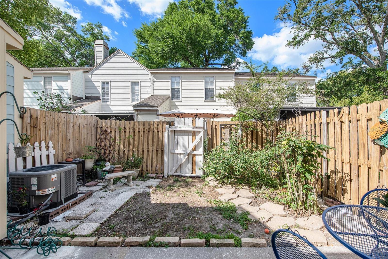 13952 FLETCHERS MILL DR, TAMPA, FL, 33613