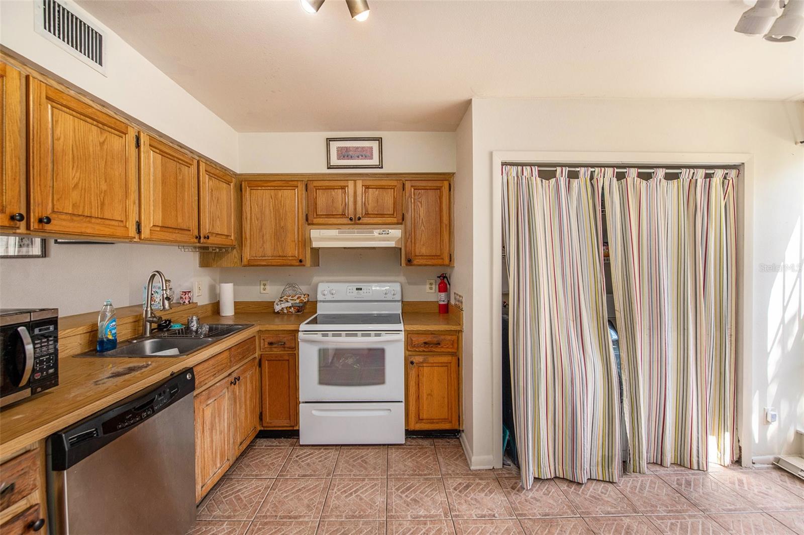 13952 FLETCHERS MILL DR, TAMPA, FL, 33613