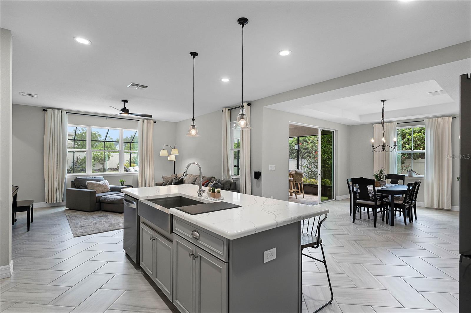 1909 DONAHUE DR, OCOEE, FL, 34761