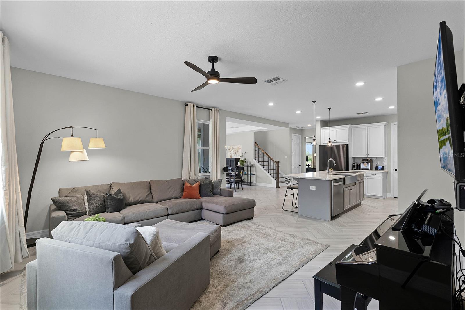 1909 DONAHUE DR, OCOEE, FL, 34761