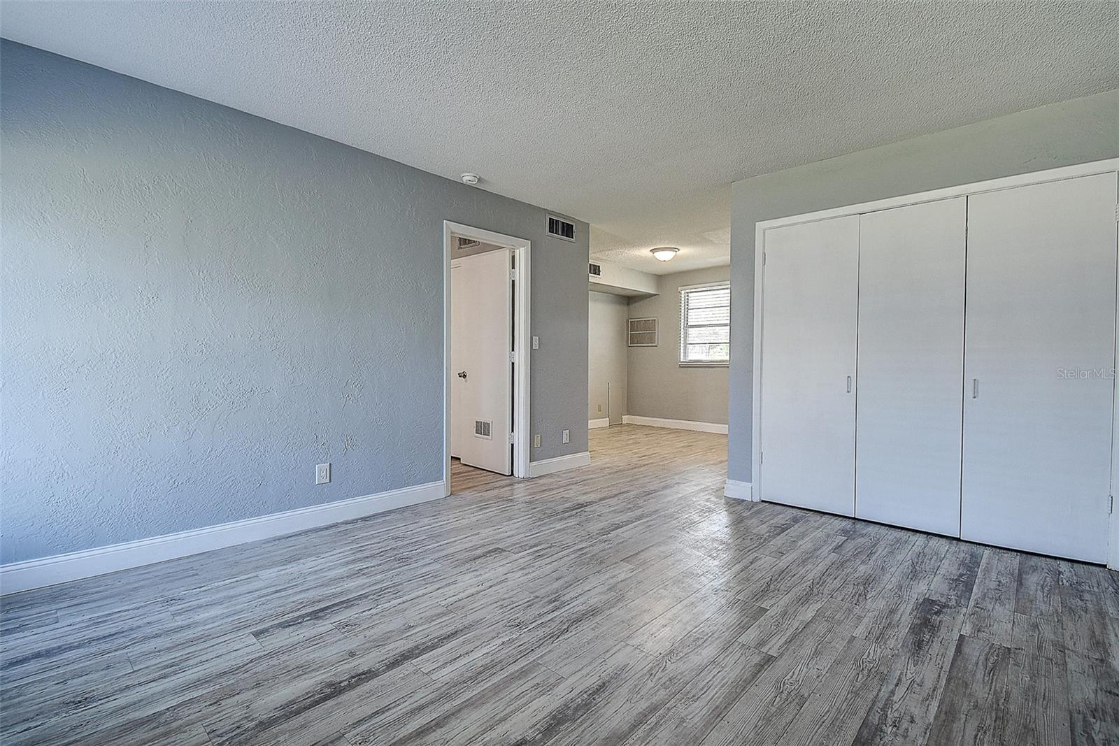 525 9TH AVE N #2, ST PETERSBURG, FL, 33701