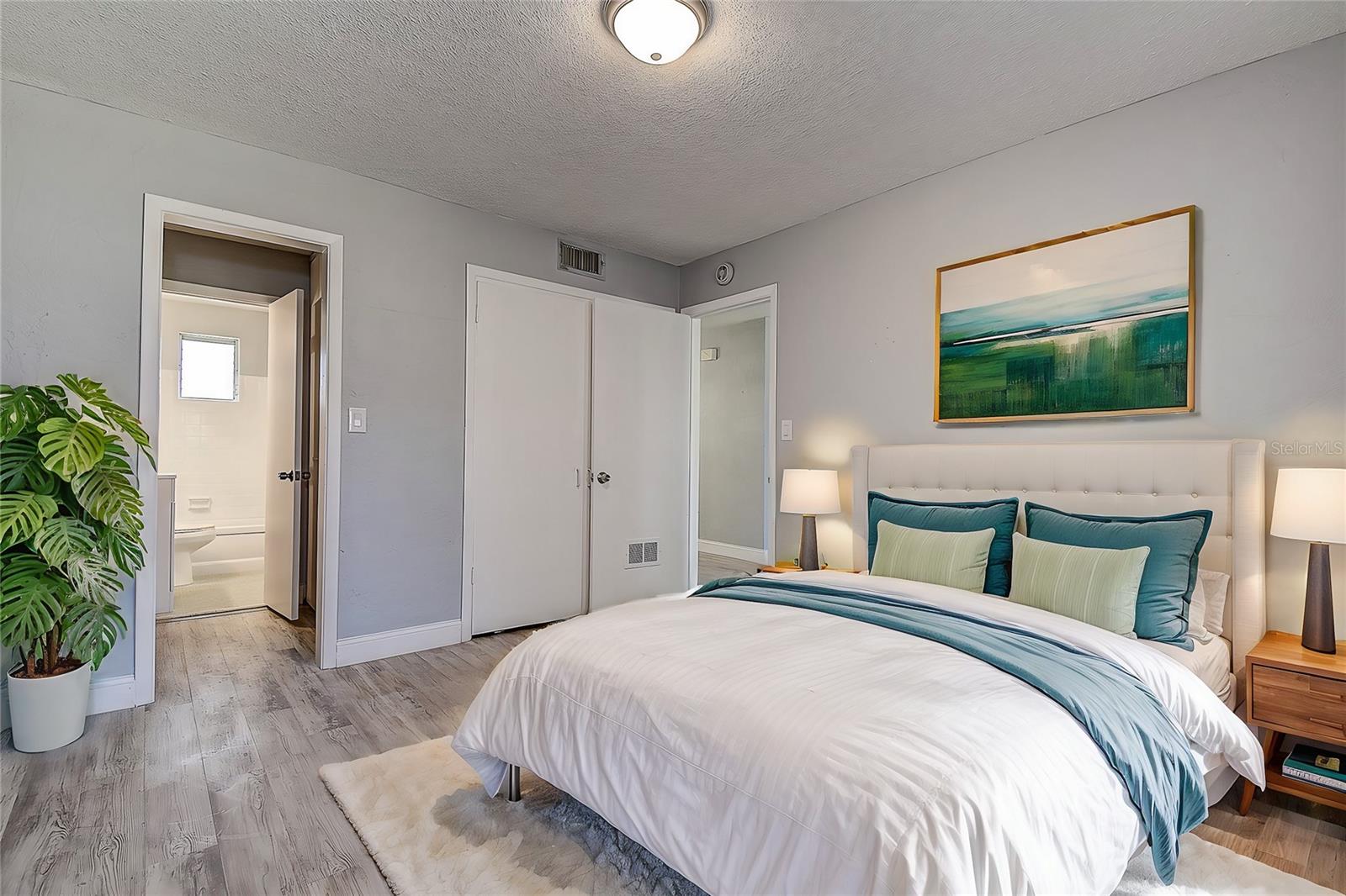 525 9TH AVE N #2, ST PETERSBURG, FL, 33701