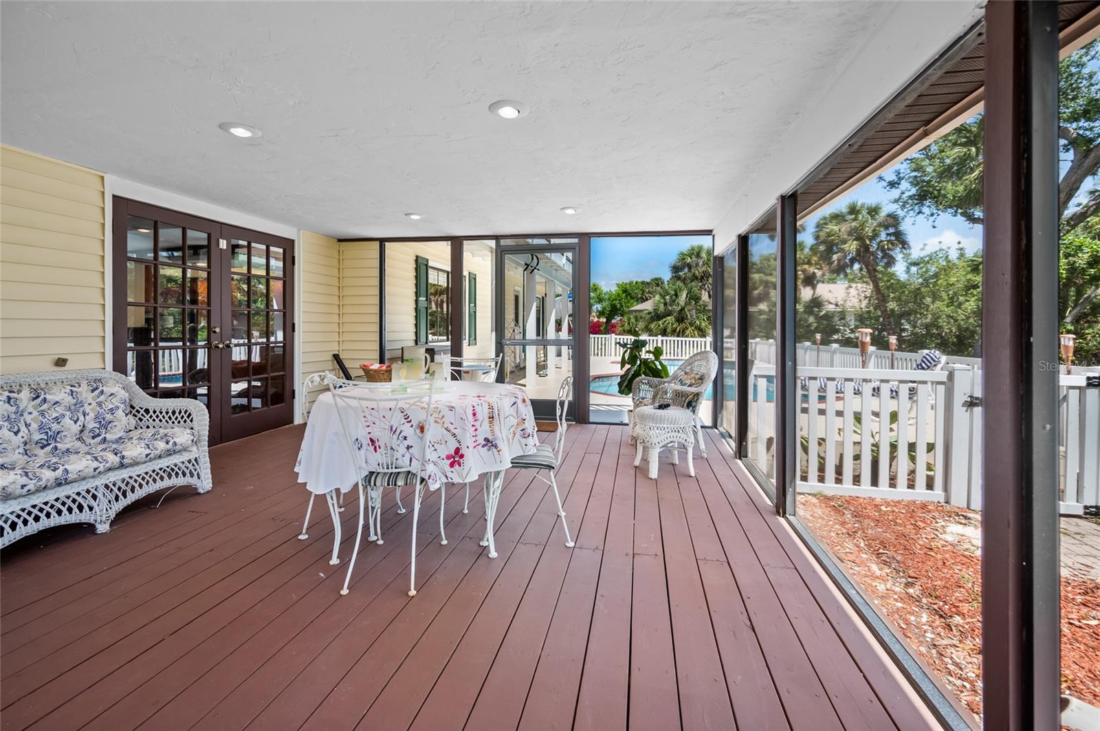 2020 E DOLPHIN DR, ENGLEWOOD, FL, 34223