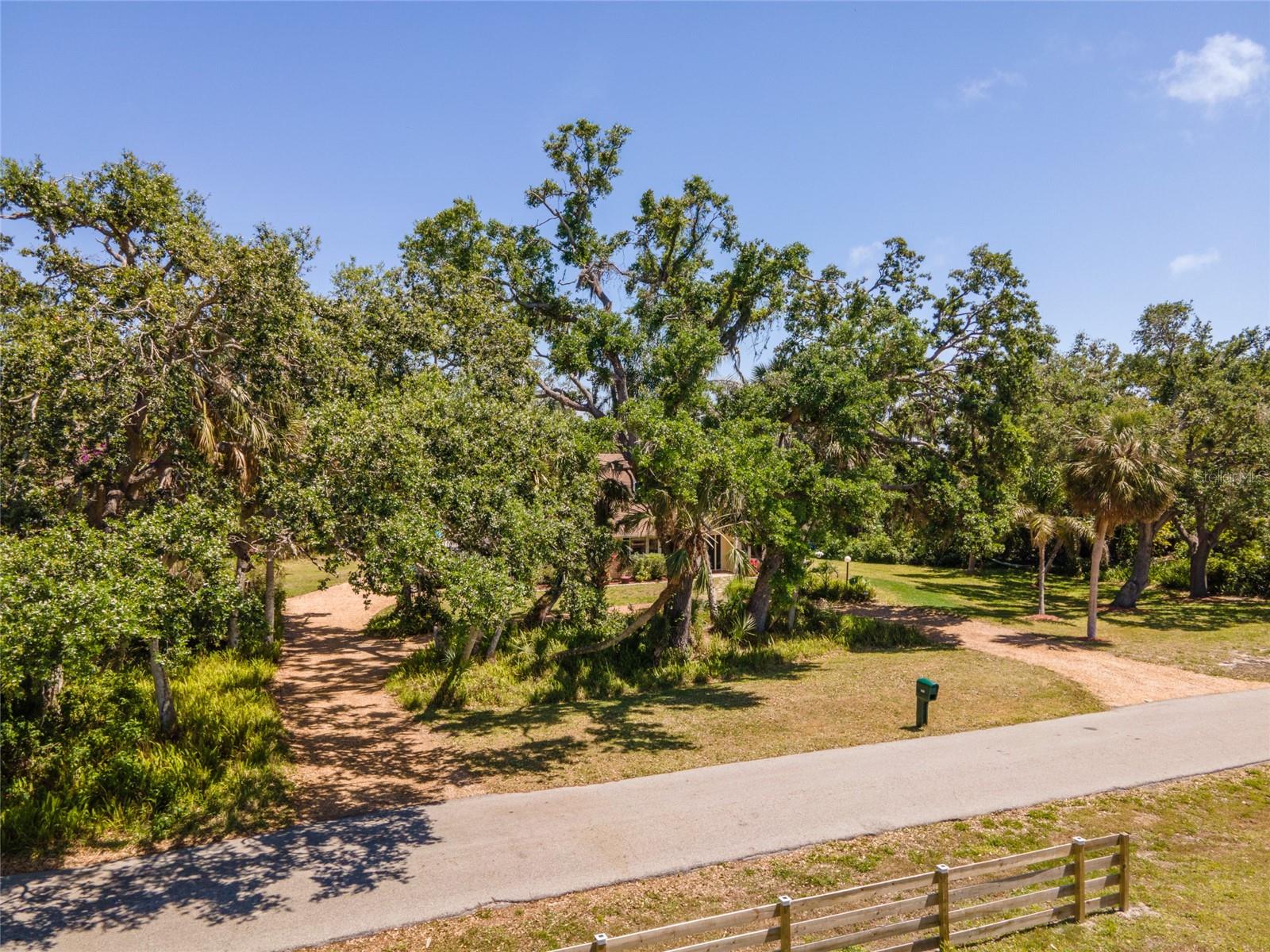 2020 E DOLPHIN DR, ENGLEWOOD, FL, 34223