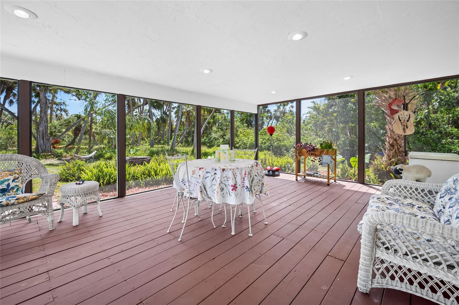 2020 E DOLPHIN DR, ENGLEWOOD, FL, 34223