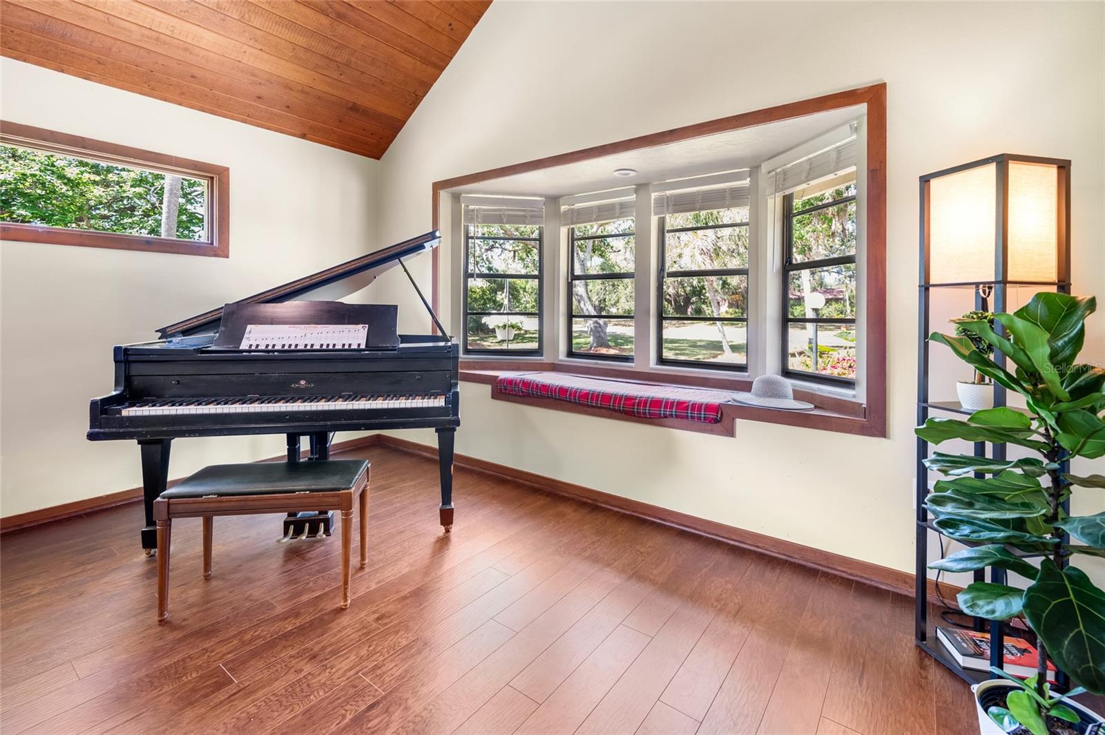 2020 E DOLPHIN DR, ENGLEWOOD, FL, 34223