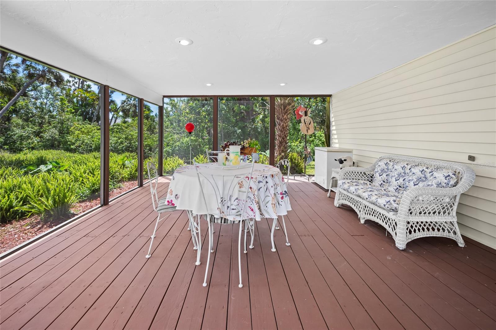 2020 E DOLPHIN DR, ENGLEWOOD, FL, 34223