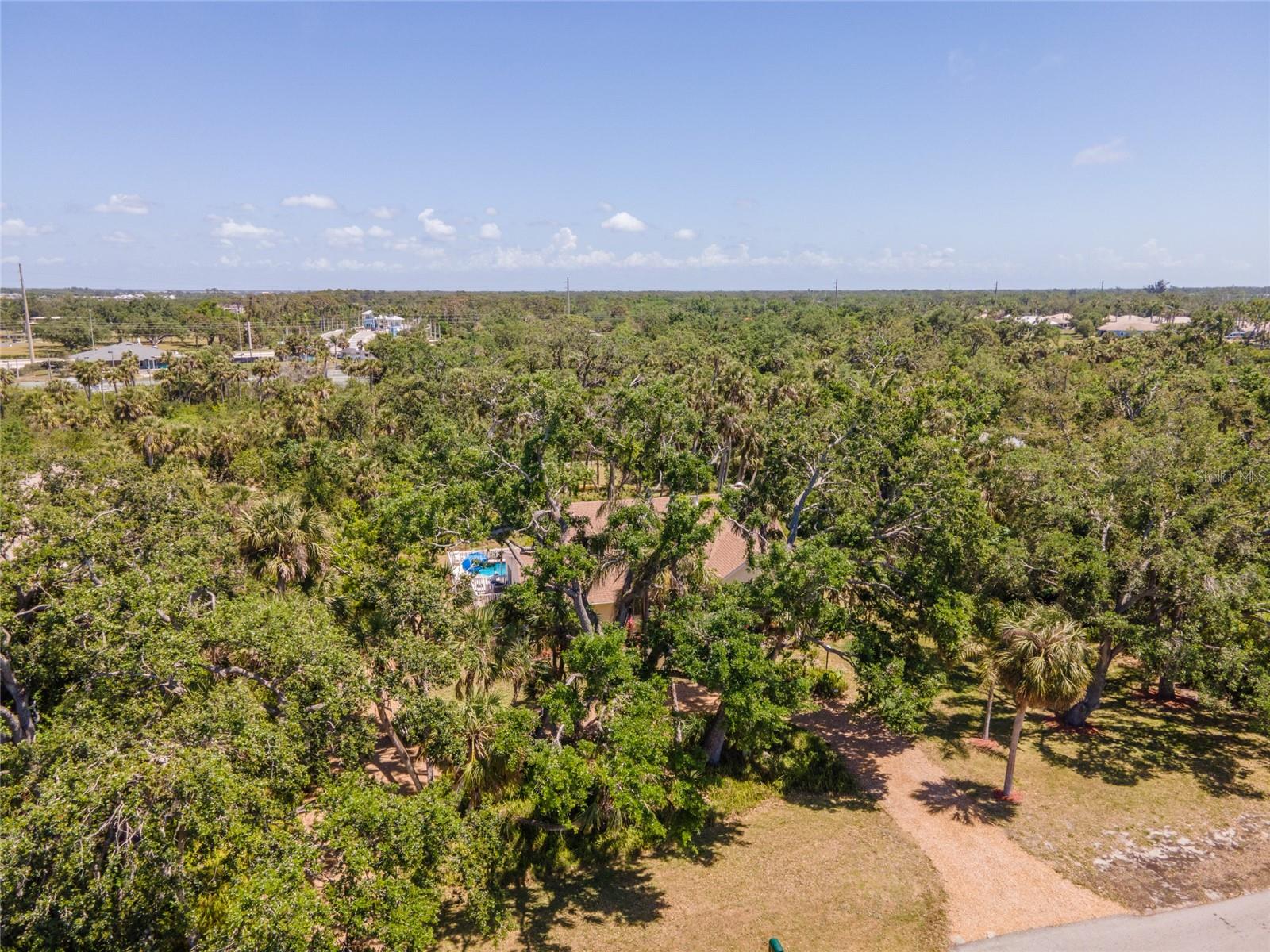 2020 E DOLPHIN DR, ENGLEWOOD, FL, 34223