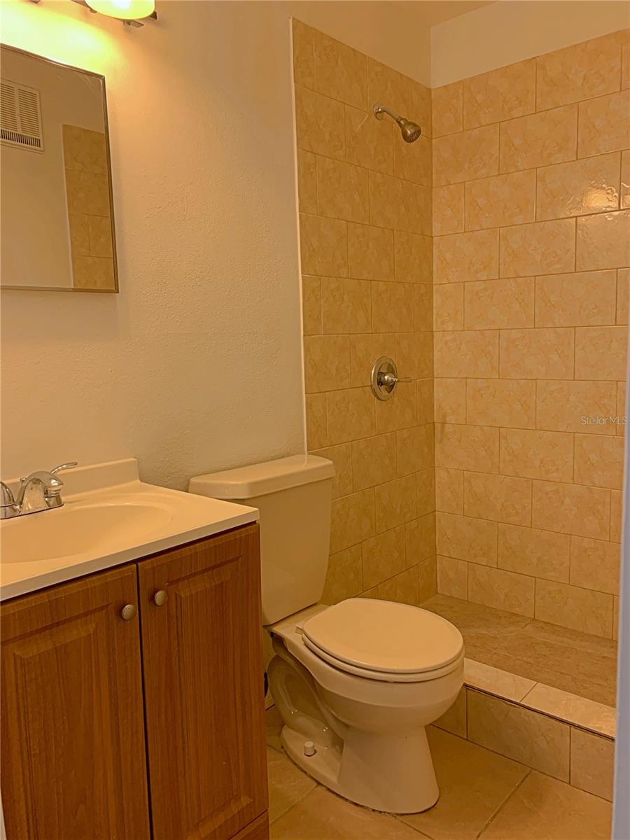 2432 SWAILES DR #6, ORLANDO, FL, 32837