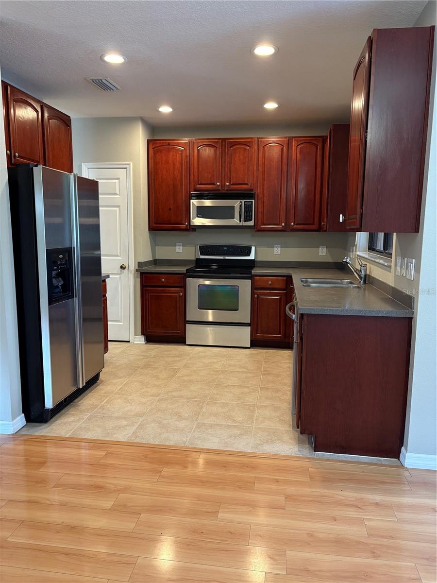 30042 MOSSBANK DR, WESLEY CHAPEL, FL, 33543