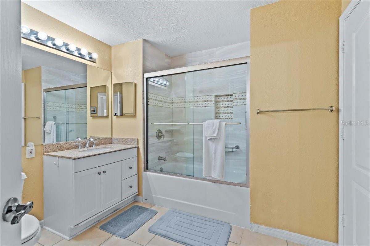 1015 NORMANDY TRACE RD, TAMPA, FL, 33602