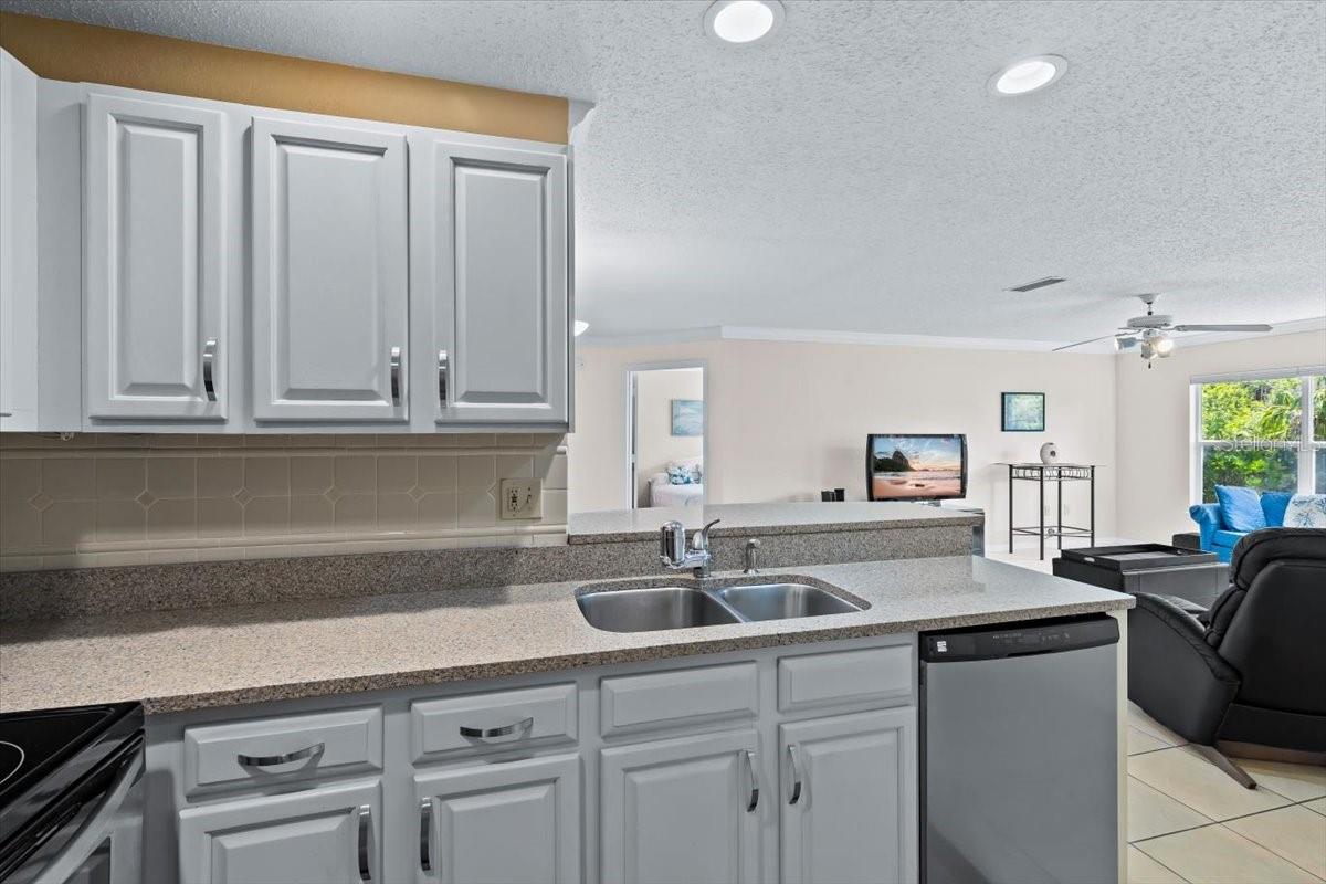 1015 NORMANDY TRACE RD, TAMPA, FL, 33602