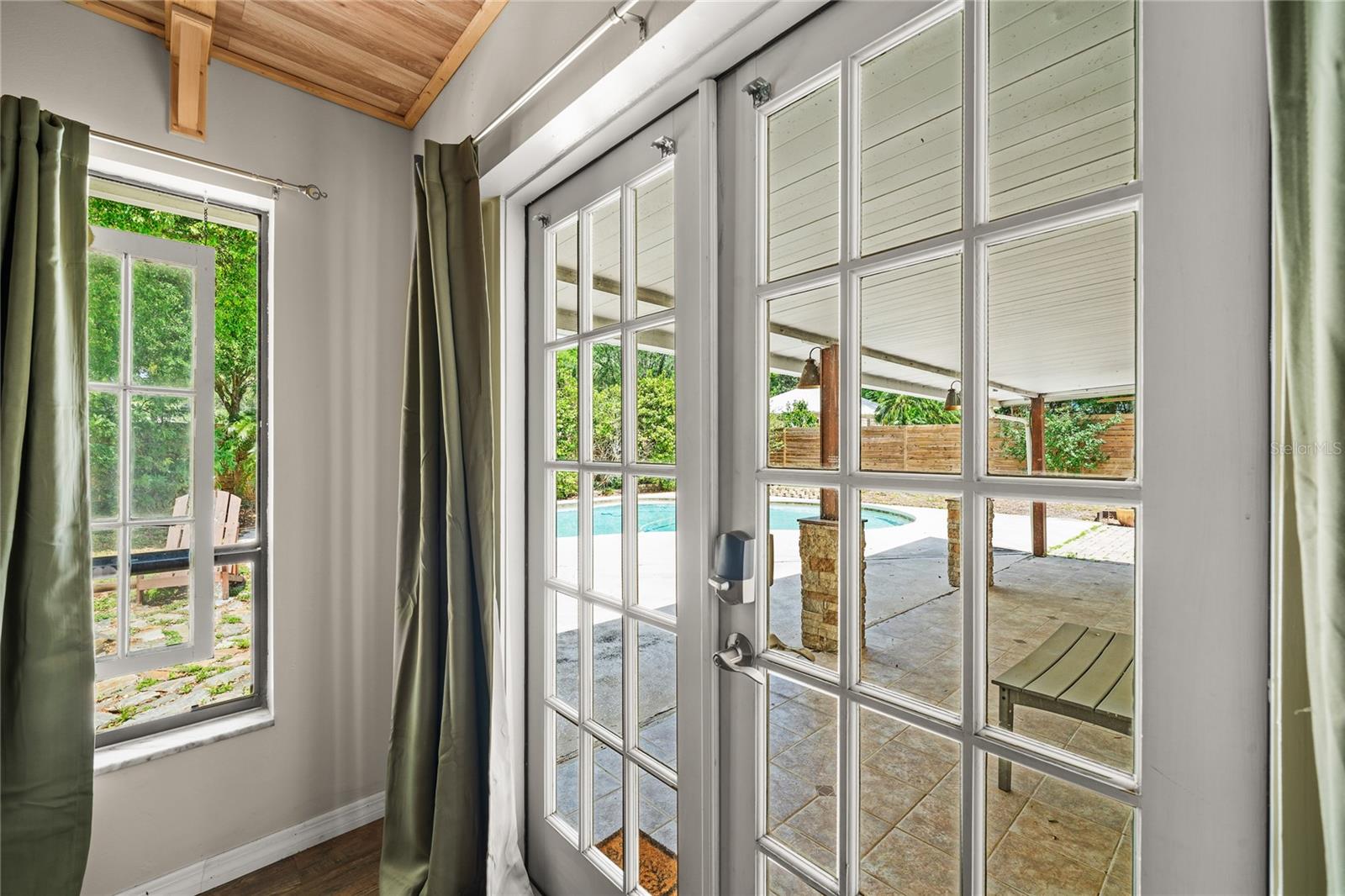 407 FOREST RD, MOUNT DORA, FL, 32757