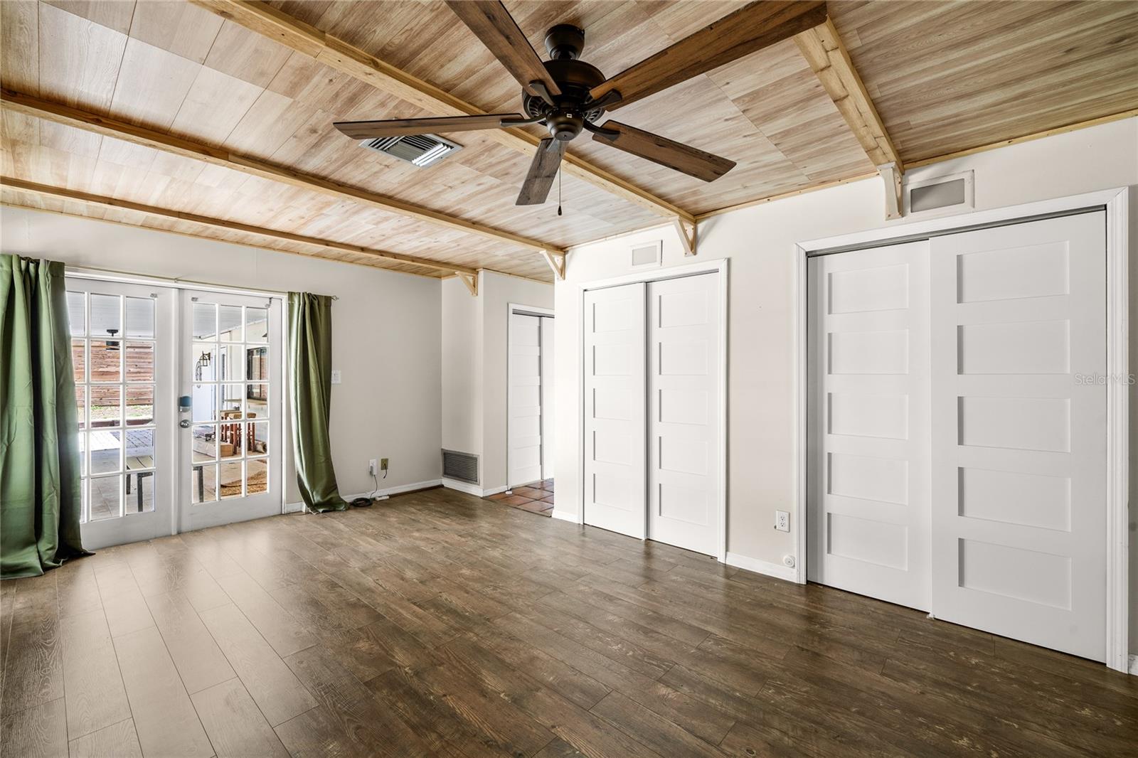 407 FOREST RD, MOUNT DORA, FL, 32757