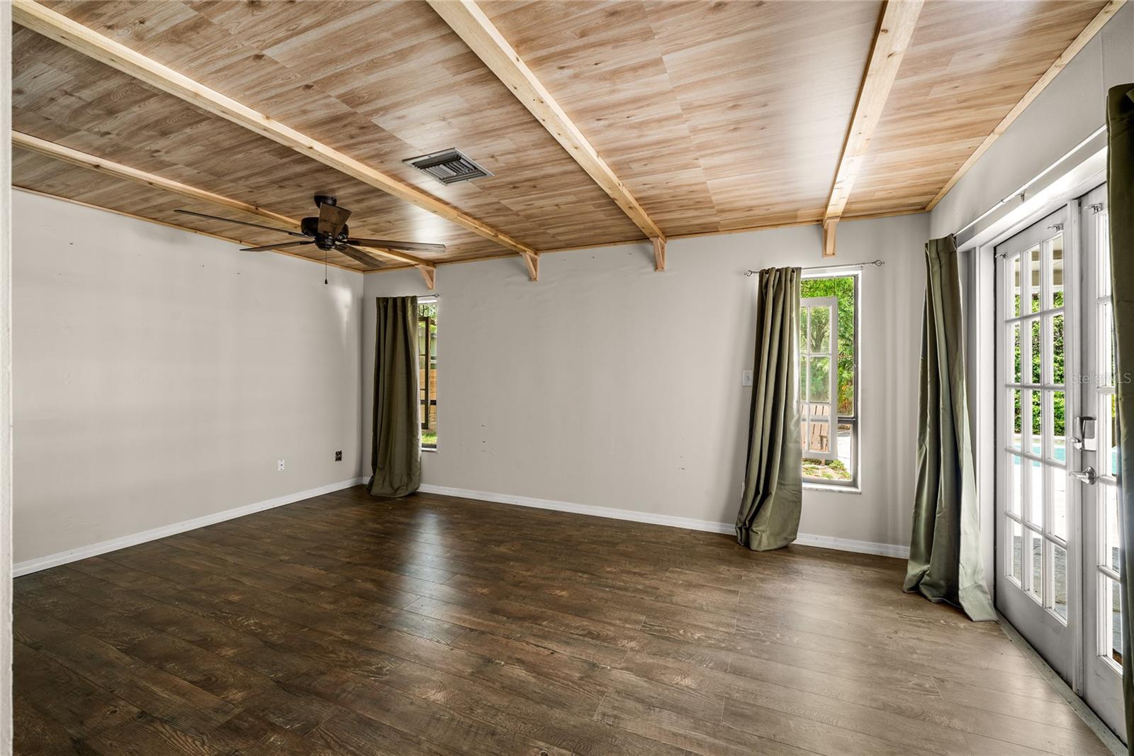 407 FOREST RD, MOUNT DORA, FL, 32757