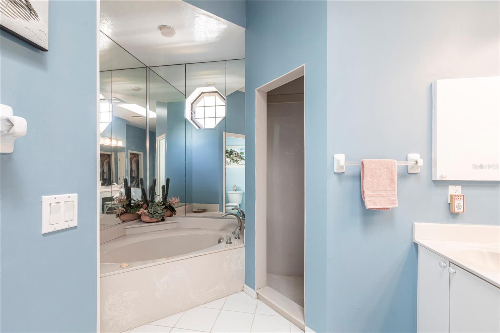 832 CARNOUSTIE DR, VENICE, FL, 34293