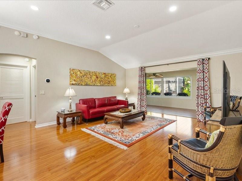 1561 LORIS LOOP, THE VILLAGES, FL, 32162