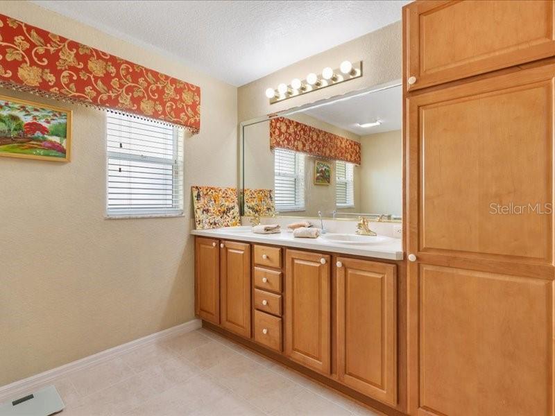 1561 LORIS LOOP, THE VILLAGES, FL, 32162