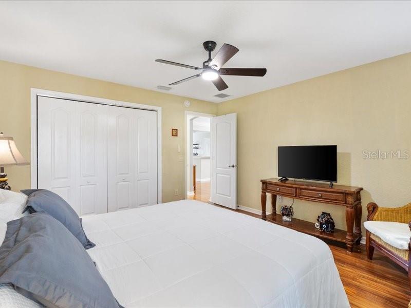 1561 LORIS LOOP, THE VILLAGES, FL, 32162